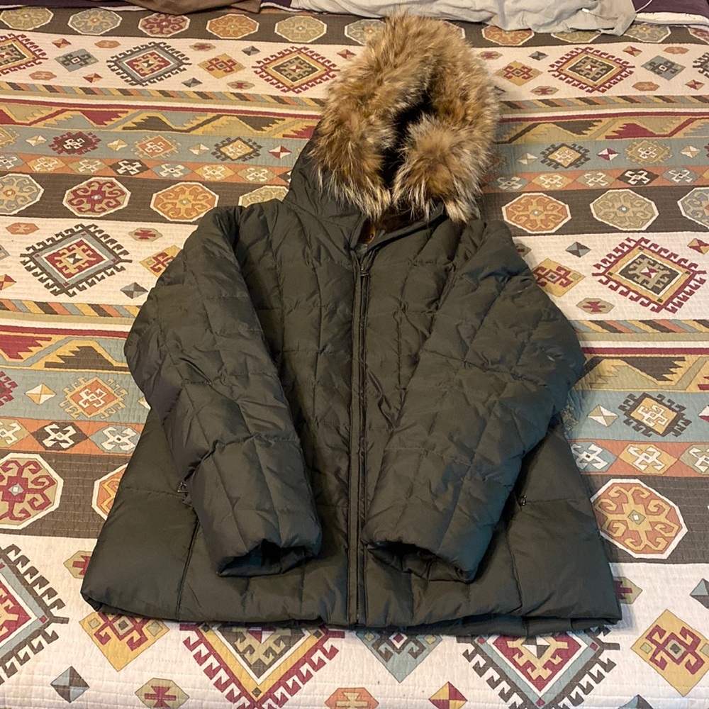 Redhead green puffy winter coat